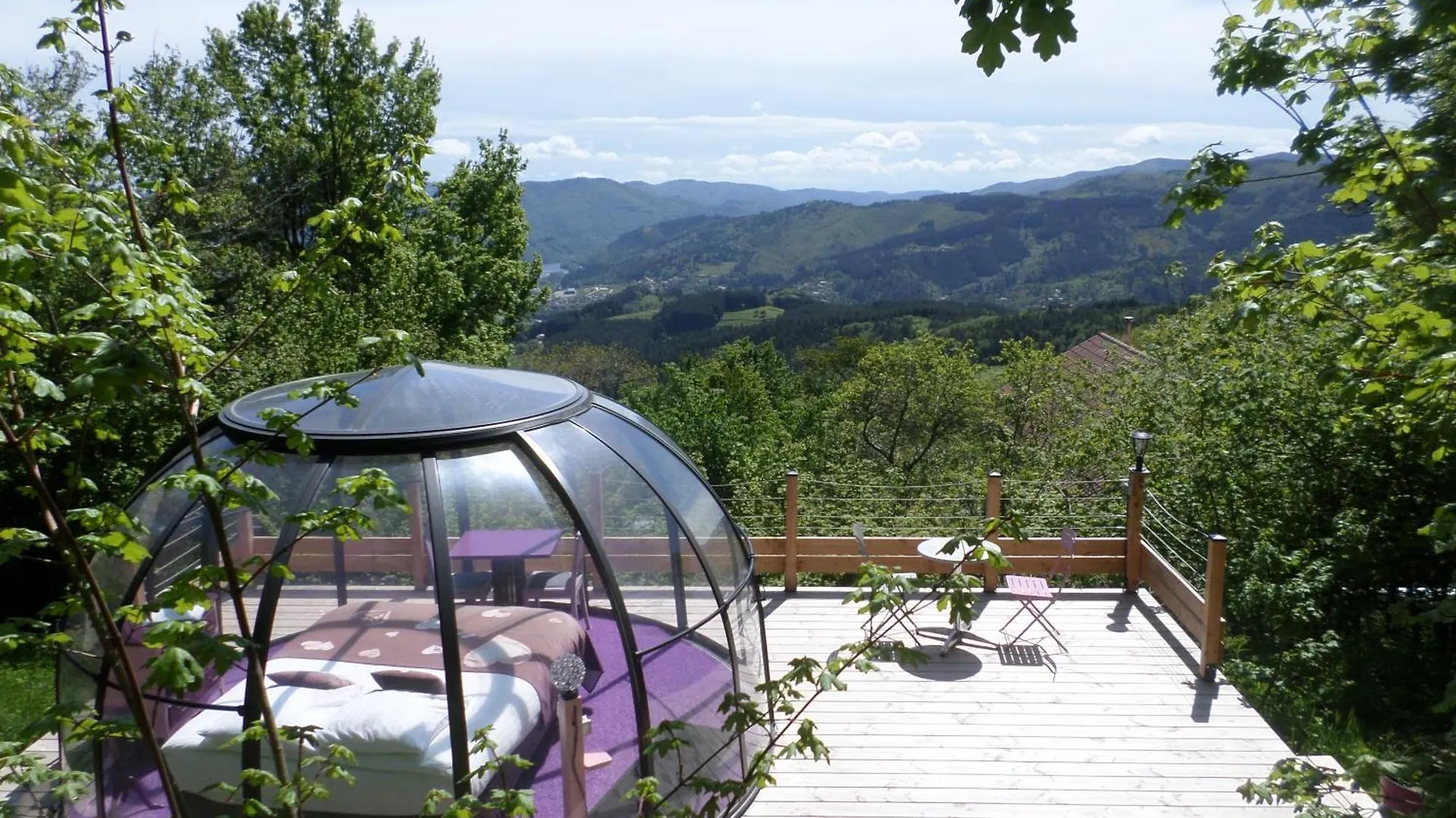 Luxury tent Nuits D'Y Cimes : Nuit Insolite Bulle, Spa Jaunac France