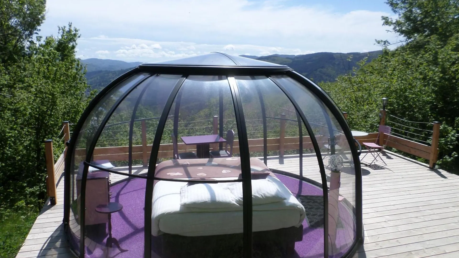 Luxury tent Nuits D'Y Cimes : Nuit Insolite Bulle, Spa Jaunac