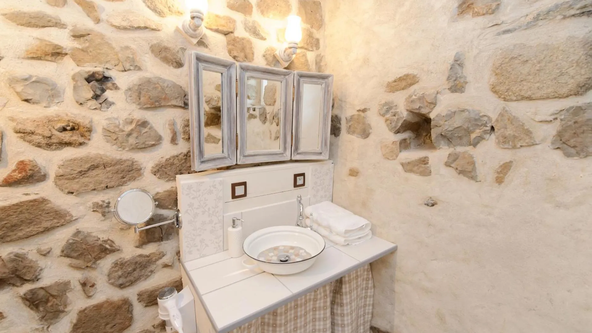 Nuits D'Y Cimes : Nuit Insolite Bulle, Spa Jaunac Luxury tent