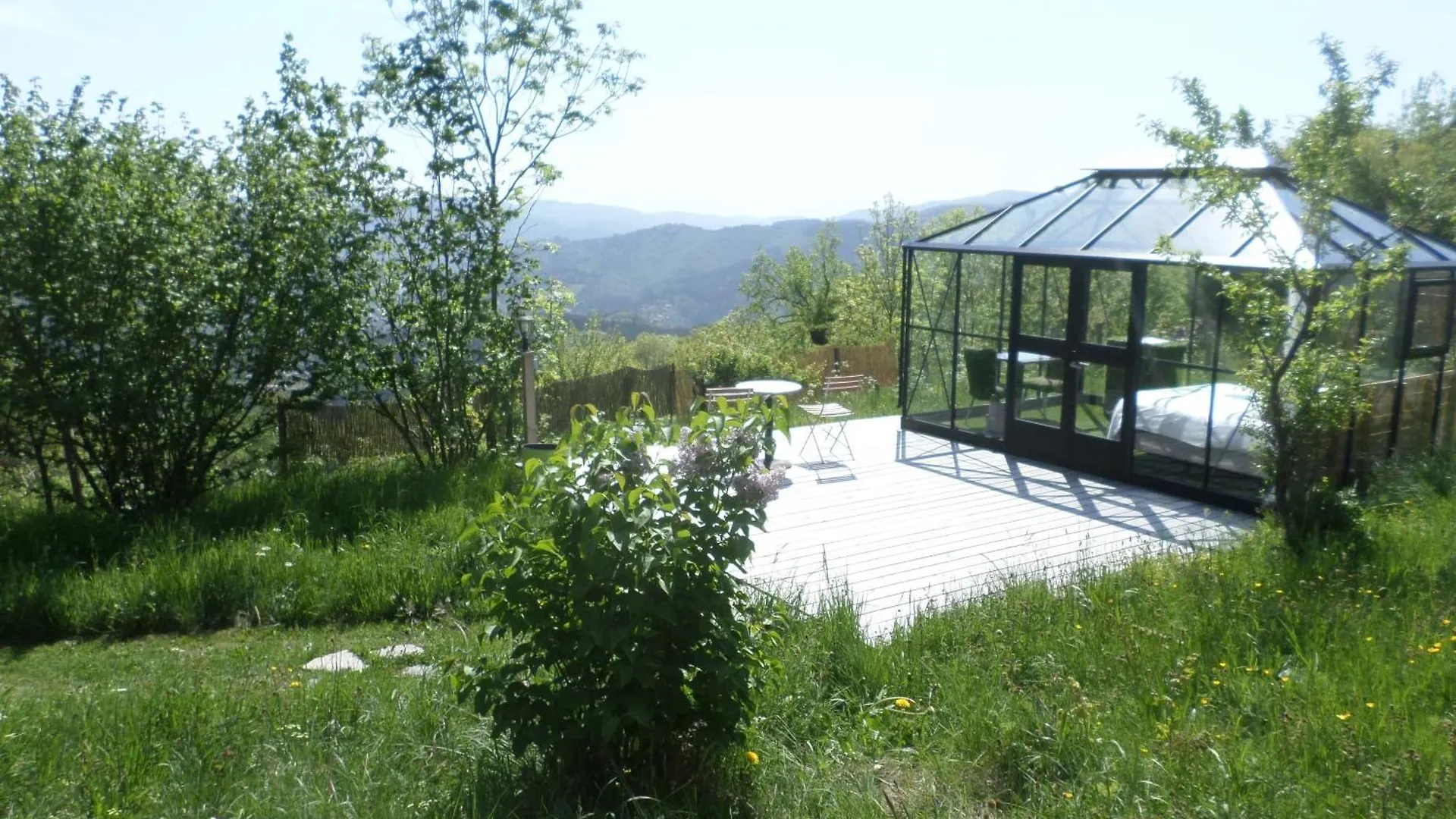 Luxury tent Nuits D'Y Cimes : Nuit Insolite Bulle, Spa Jaunac France